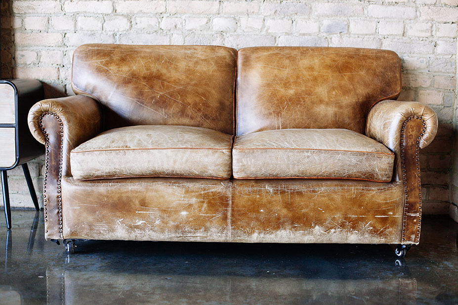 Quanto costa riparazione di divani in pelle a Lecce?
